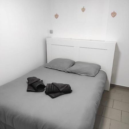 Cosy Plain-Pied Apartment Sin-le-Noble Luaran gambar
