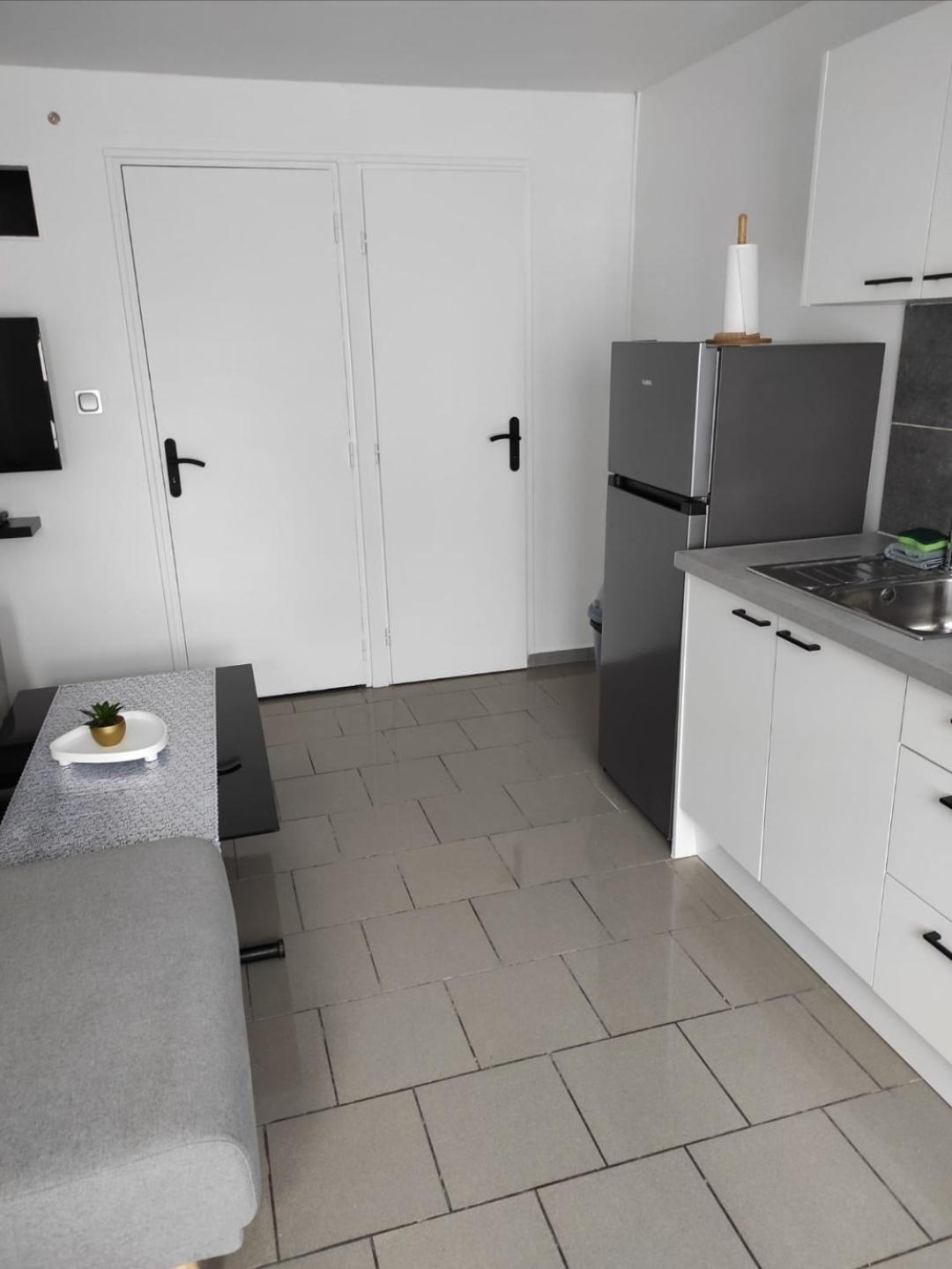 Cosy Plain-Pied Apartment Sin-le-Noble Luaran gambar
