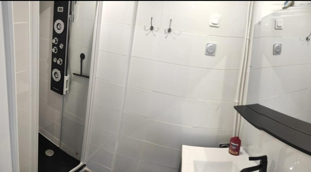 Cosy Plain-Pied Apartment Sin-le-Noble Luaran gambar