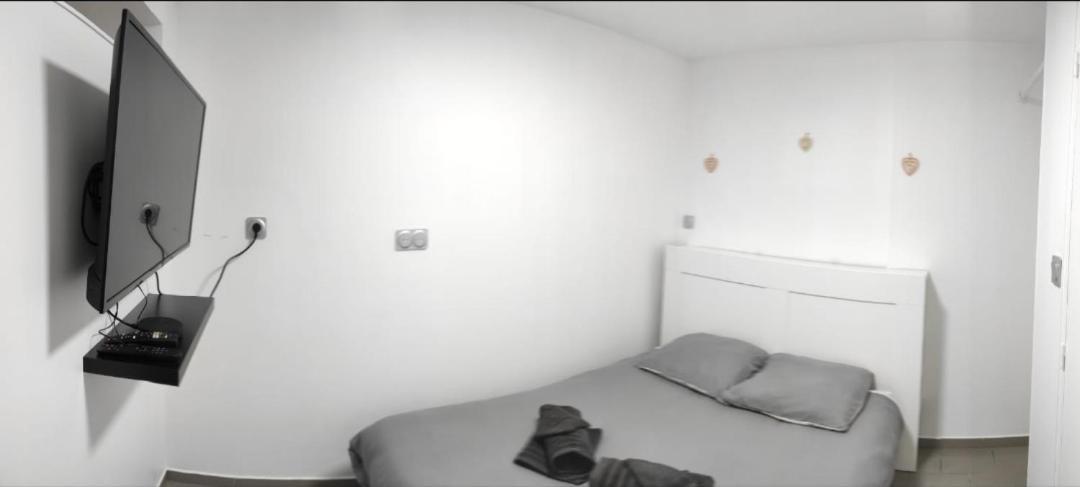 Cosy Plain-Pied Apartment Sin-le-Noble Luaran gambar