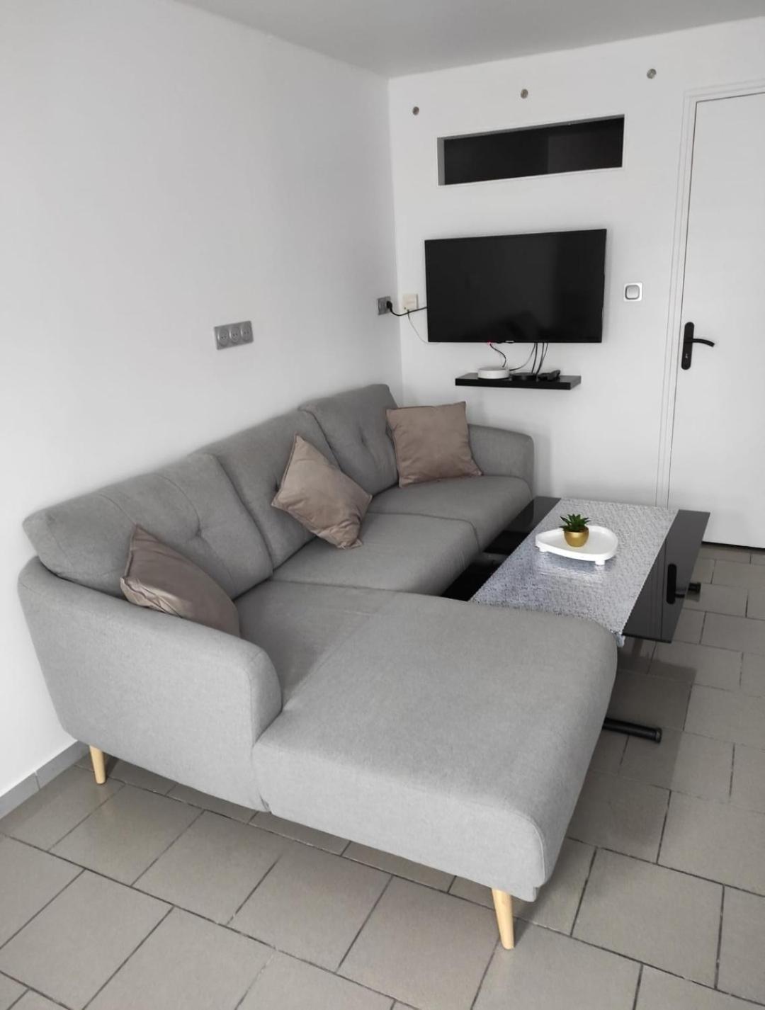 Cosy Plain-Pied Apartment Sin-le-Noble Luaran gambar